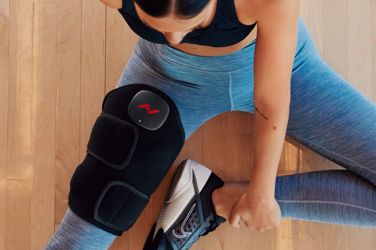 Hyperice Venom 2 Heat and Massage Therapy Leg Wrap One Size Fits Most Neoprene / Silicone Reusable, 1 Each - Image 3
